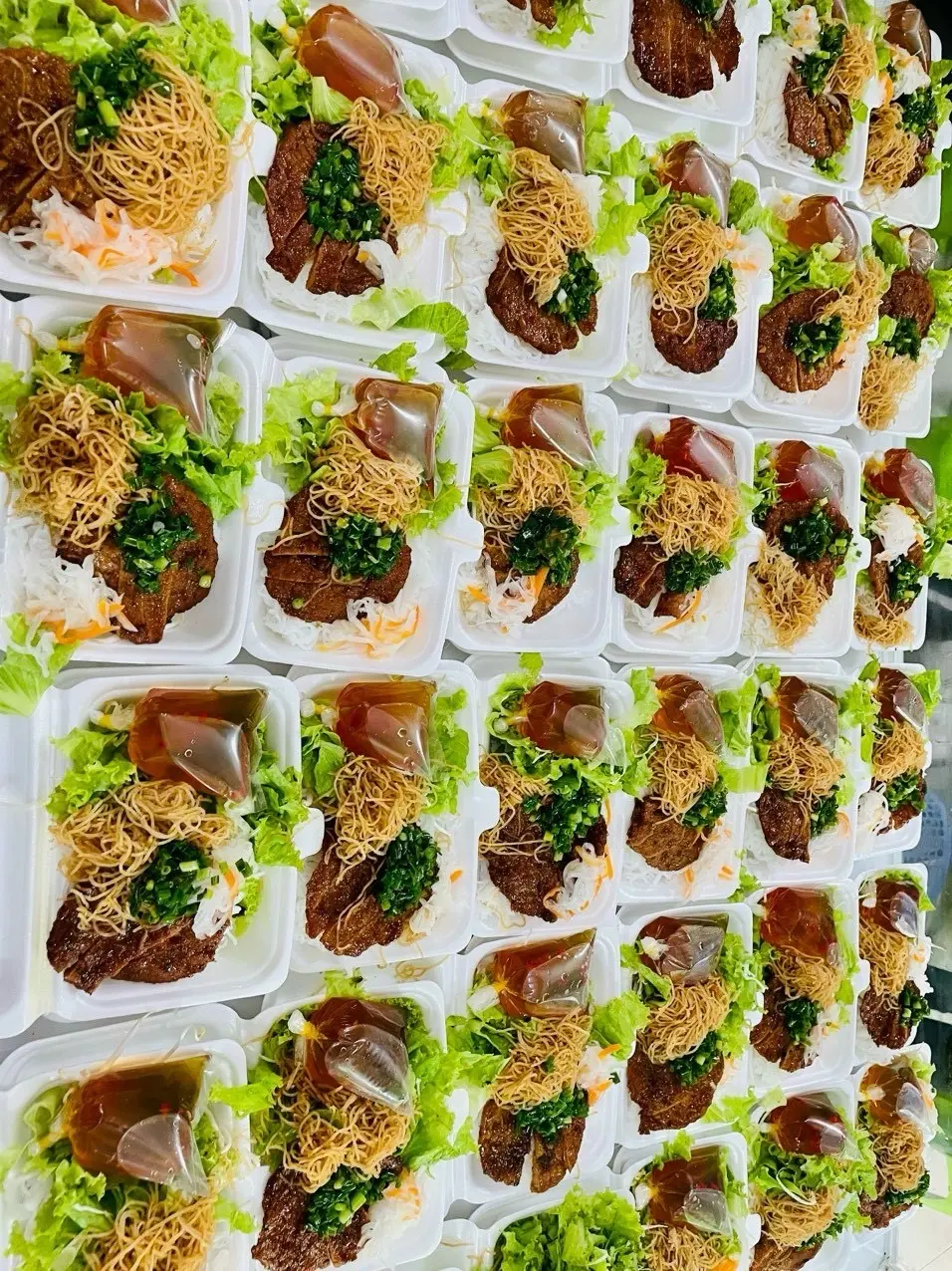 Hình ảnh Bún thịt nướng chay
