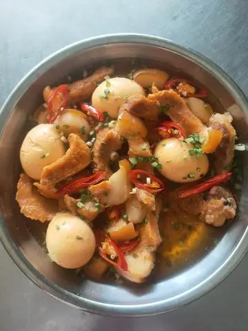 Hình ảnh cơm thịt kho trứng 