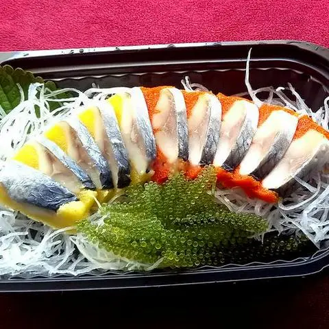 Hình ảnh Sashimi Cá trích ép trứng 10 miếng 
