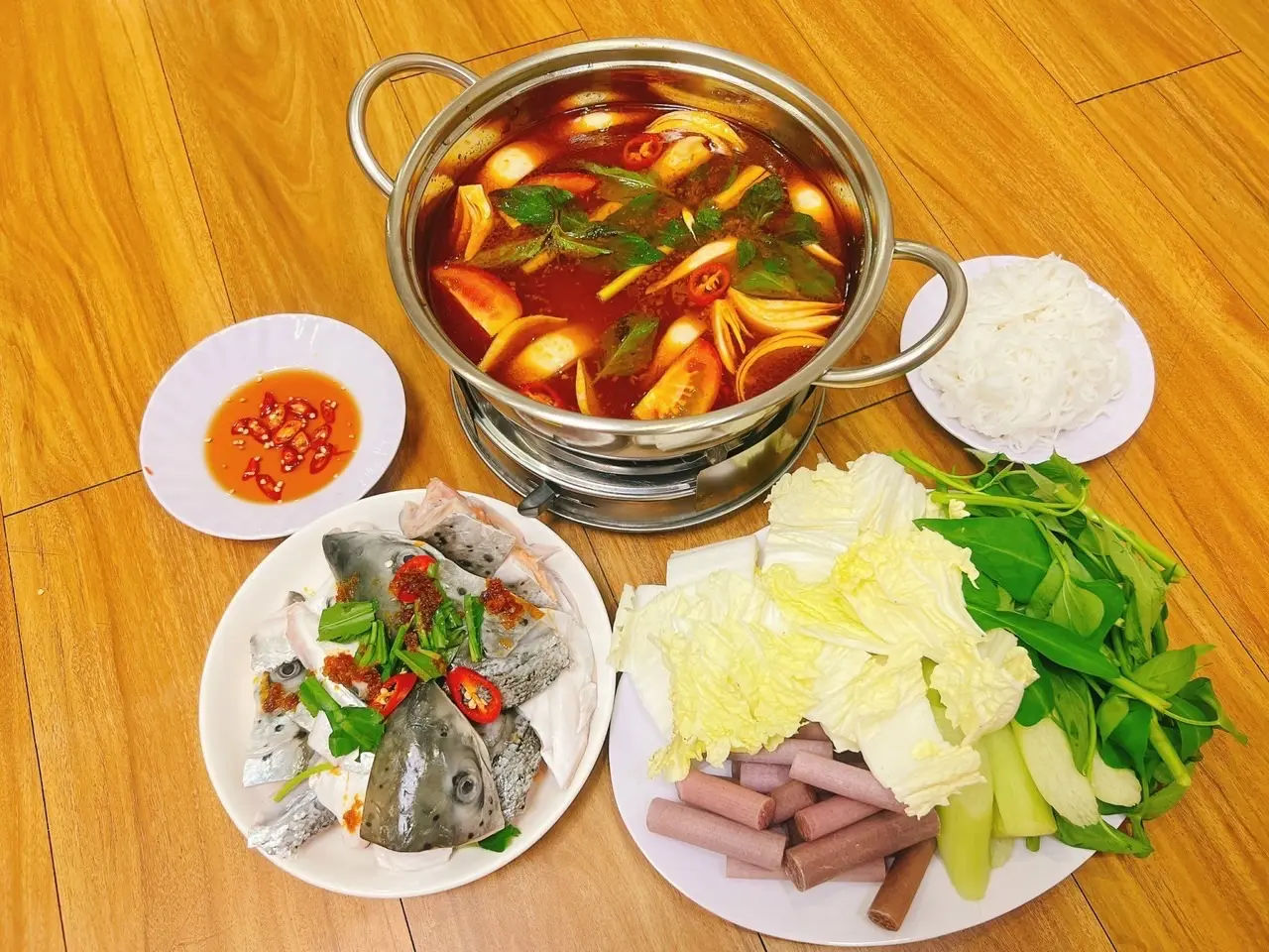 Hình ảnh Lẩu Đầu Cá Hồi Nhỏ (1-2 người ăn)