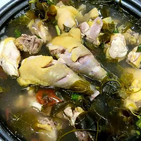 Hình ảnh Lẩu gà lá giang lớn