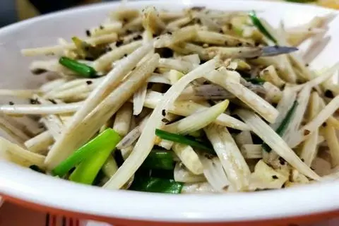 Hình ảnh Ngói sen xào tỏi 