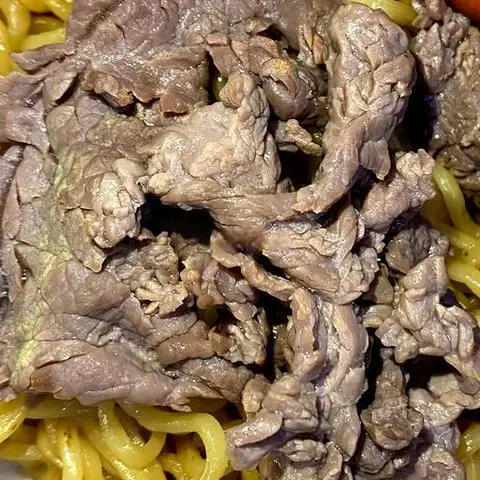 Hình ảnh Mì trộn cay bò 