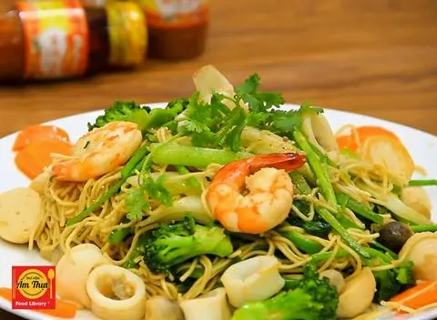 Hình ảnh Mì giòn xào bò
