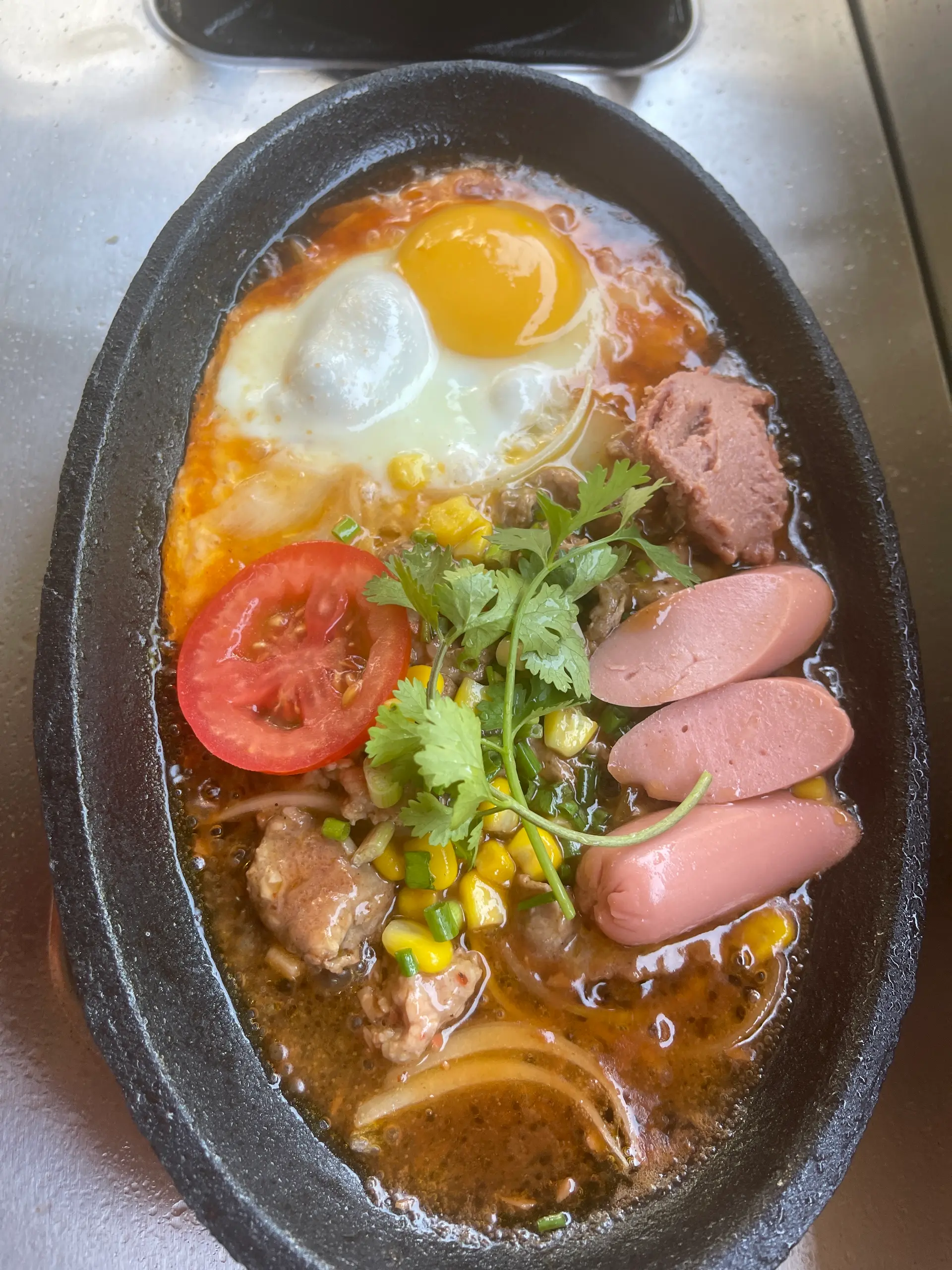 Hình ảnh Bò né bò - trứng - pate - xúc xích