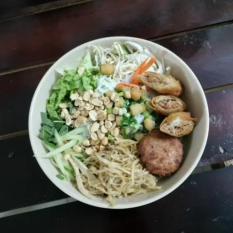 Hình ảnh BÚN TRỘN ĐẶC BIỆT ( CHẢ GIÒ , NEM NƯỚNG , BÌ)