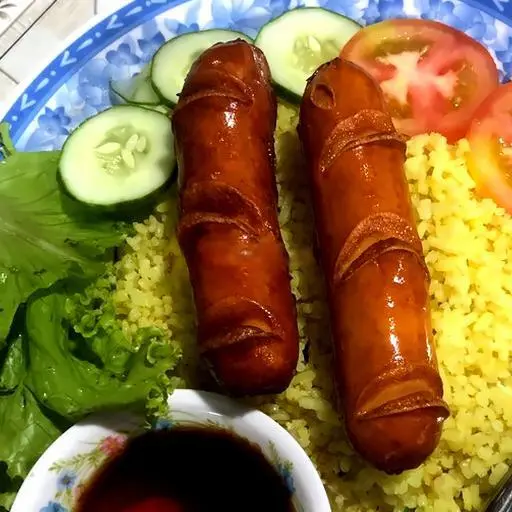 Hình ảnh Cơm chiên xúc xích