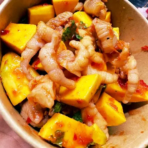 Hình ảnh Chân gà sốt Thái
