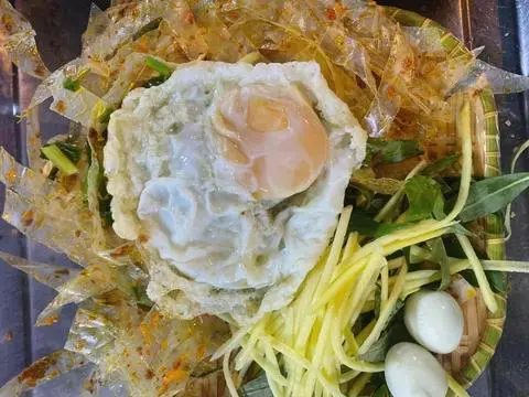 Hình ảnh Bánh tráng trộn ốp la