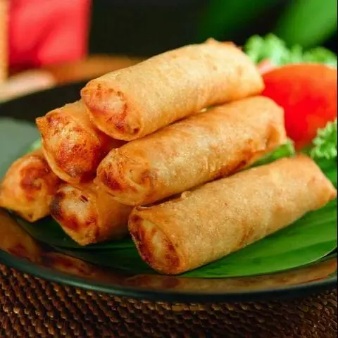 Hình ảnh Chả Giò Thịt Heo Việt Nam (5 Cây) + Kèm Tương Ớt, Cà)