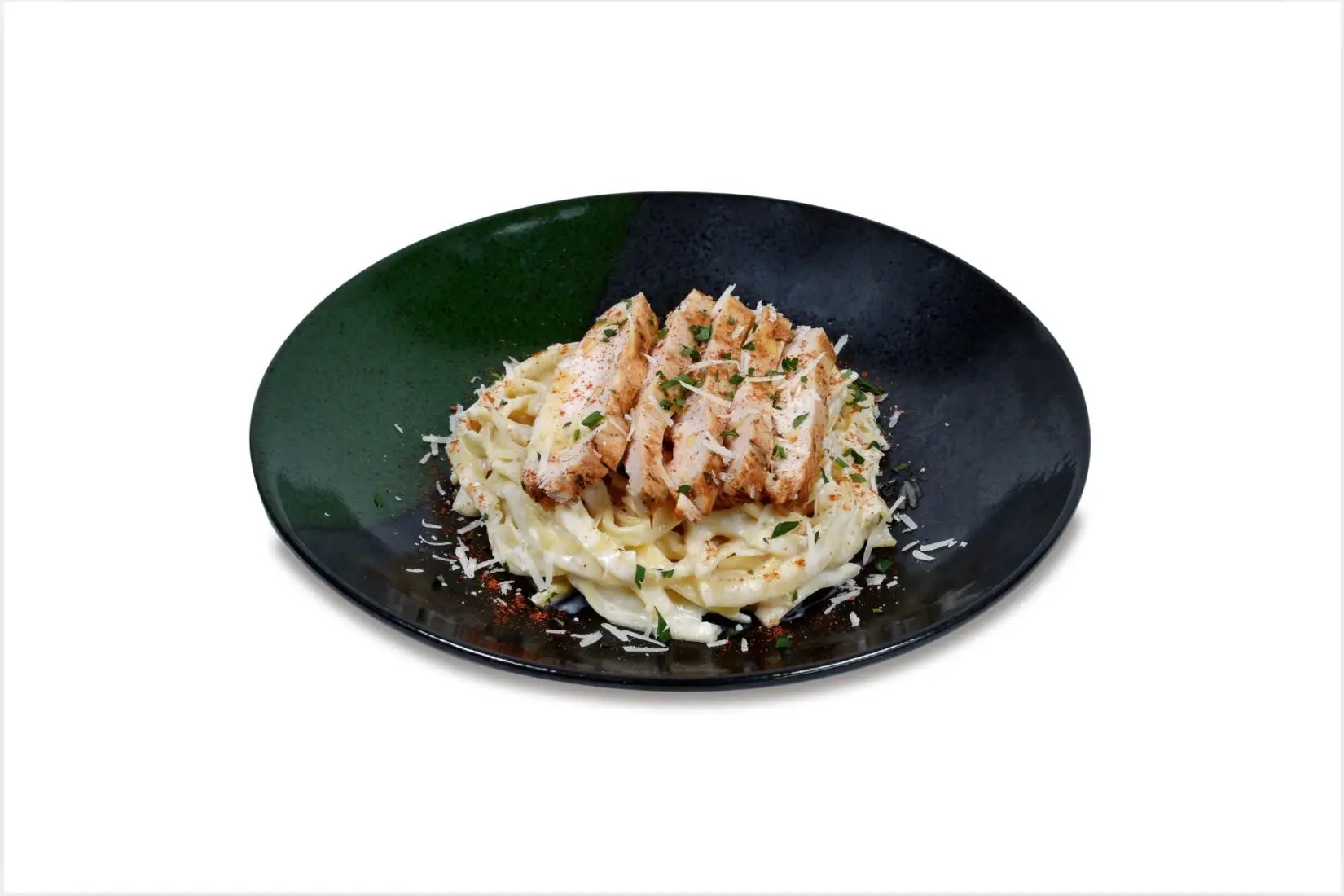 Hình ảnh Mì tagliatelle với gà và sốt phô mai parmesan