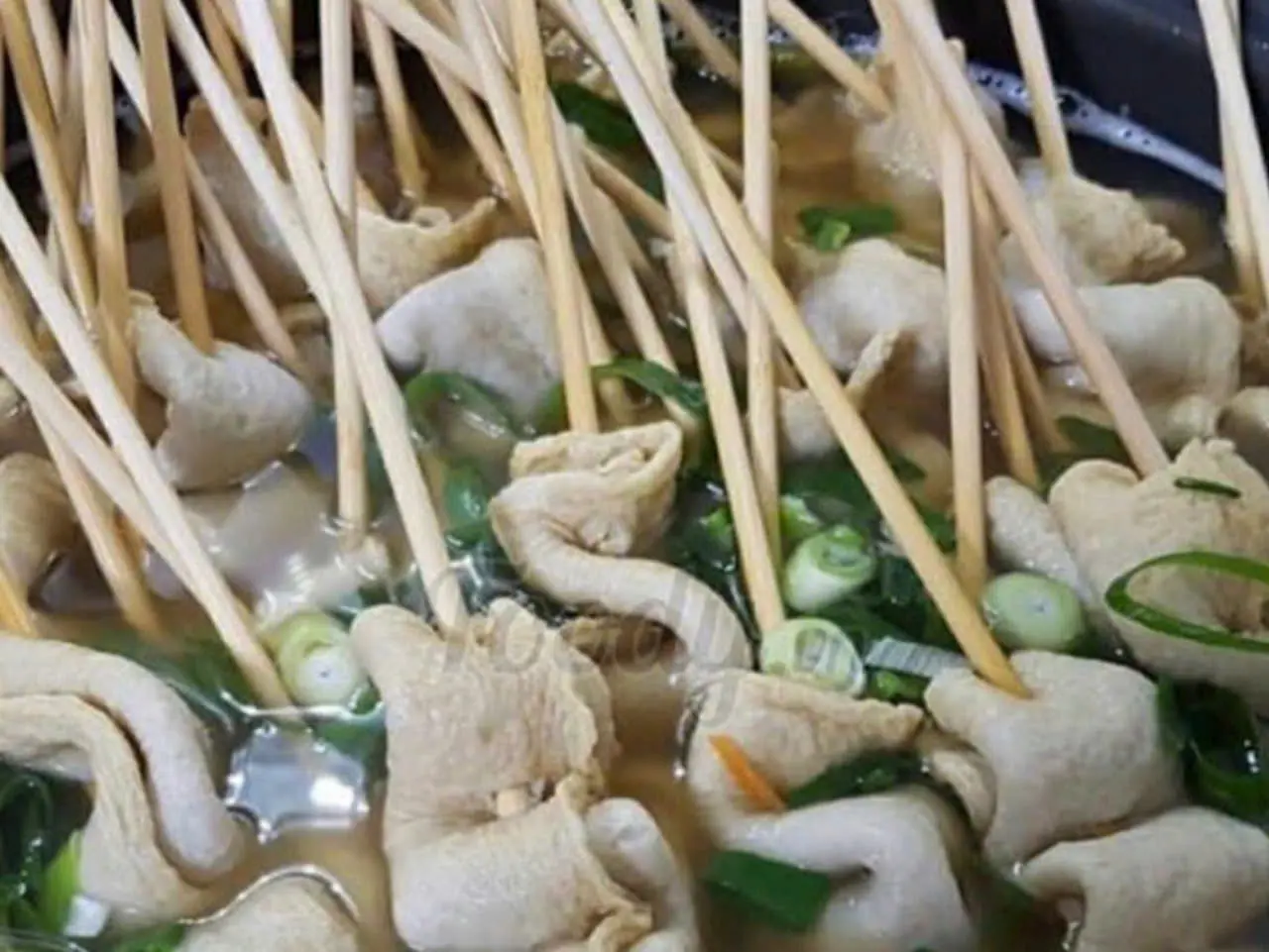 Hình ảnh Súp chả cá xiên que - 2 xiên