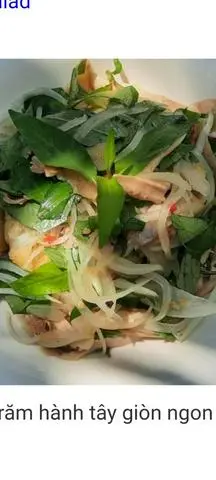 Hình ảnh Gà Ta 1/2 con+ Rau Gỏi 