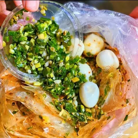 Hình ảnh Bánh Tráng Mỡ Hành ( 5 Trứng Cút )