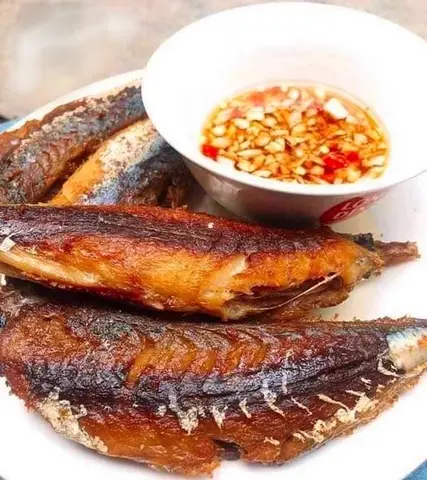 Hình ảnh Combo13: Cơm, cá biển chiên giòn…