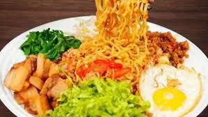 Hình ảnh mì thêm trộn kèm sốt 