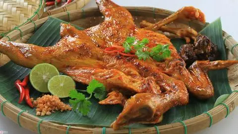 Hình ảnh Gà nướng muối ớt - Nguyên con