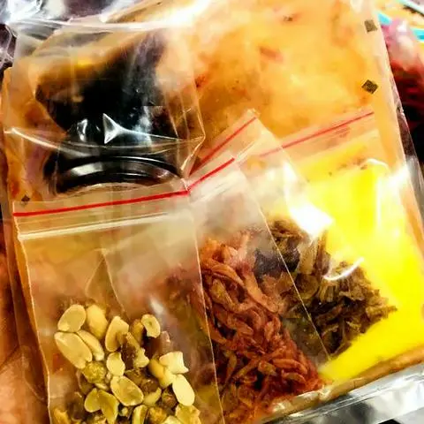 Hình ảnh Dẻo tôm chấm bơ - me