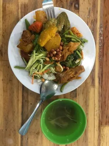 Hình ảnh cơm chay thập cẩm lớn