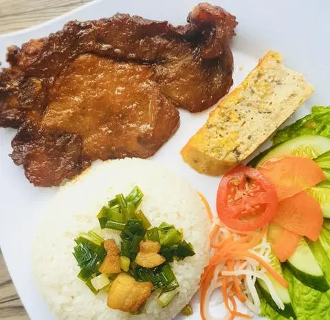 Hình ảnh Cơm tấm sườn chả