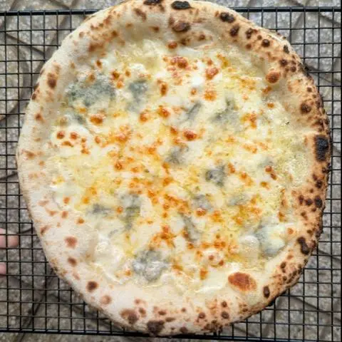 Hình ảnh Pizza 4 loại phô mai (M)