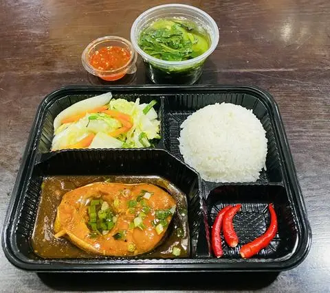 Hình ảnh Cơm cá bông lau kho tộ