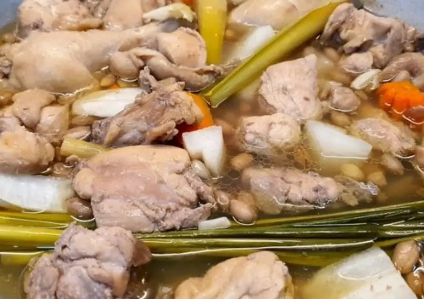 Hình ảnh lẩu gà hầm sả 