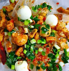 Hình ảnh Bánh tráng phơi sương trộn muối tắc tóp mỡ