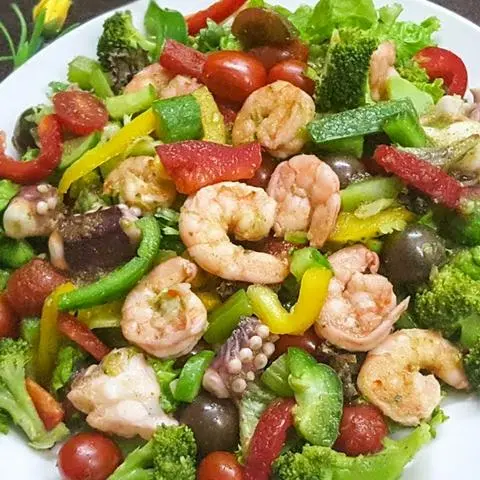 Hình ảnh Gỏi salad hải sản