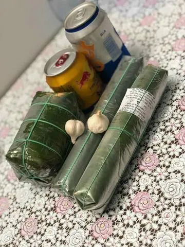 Hình ảnh Nem chua ký (gồm 4 cây nhỏ - 250g/1 cây)