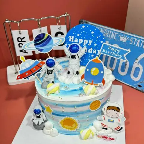 Hình ảnh Bánh kem sz 16cm cho bé trai ( mẫu ngẫu nhiên)