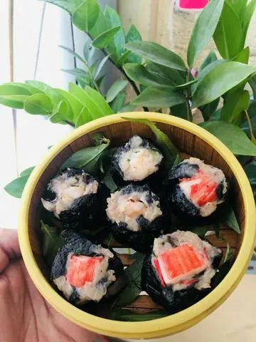 Hình ảnh Combo rong biển tôm - rong biển thanh cua 6 viên (tặng 1 ly trà tắc)
