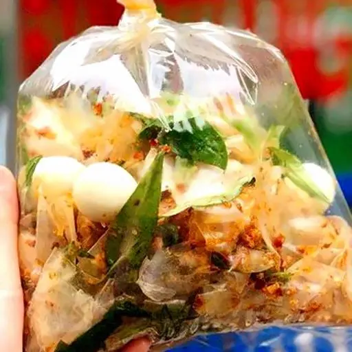 Hình ảnh Bánh Tráng Trộn Tỏi Ớt ( Bịch 4 Trứng )