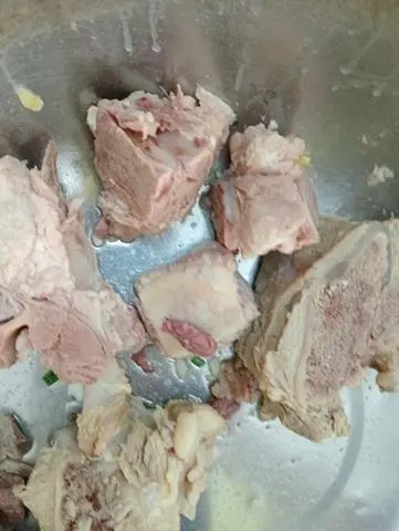 Hình ảnh nui sườn heo 