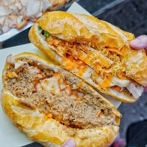 Hình ảnh Bánh mì Cắt - Pate , Bơ - Gấp đôi -  Best Seller 