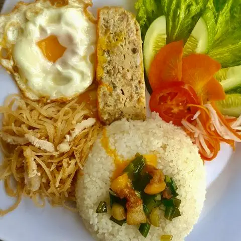 Hình ảnh Cơm tấm bì chả trứng ốp la