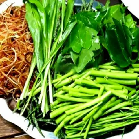 Hình ảnh Rau lẩu lá giang thêm