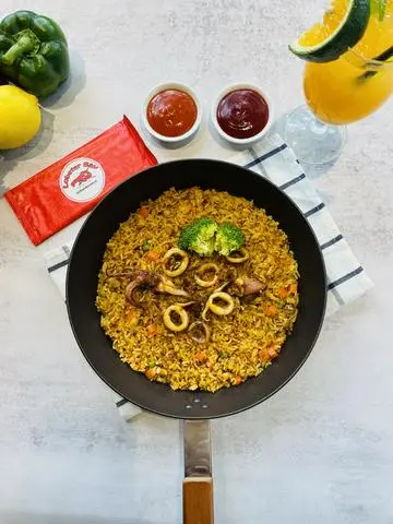 Hình ảnh Cơm mực chiên sốt XO
