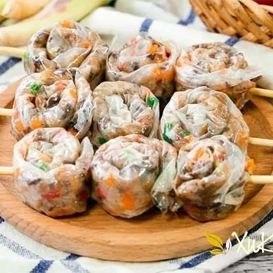 Hình ảnh Bánh tráng lụi heo xúc xích (4 cuộn)