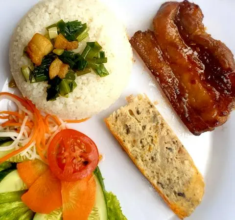 Hình ảnh Cơm tấm ba rọi chả
