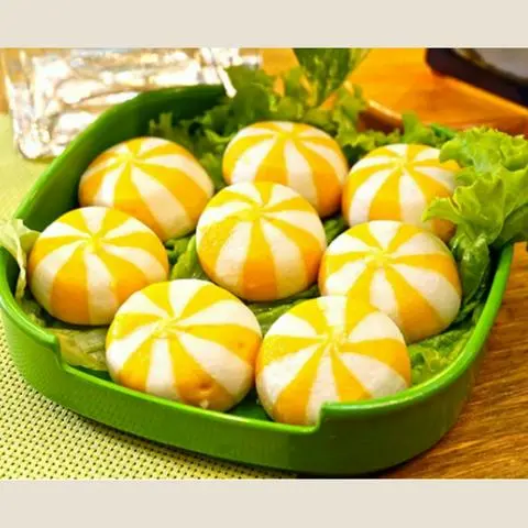 Hình ảnh Bánh bao trứng tôm (8 viên)