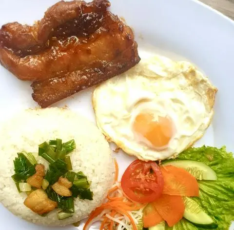 Hình ảnh Cơm tấm ba rọi trứng ốp la
