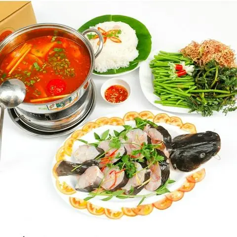 Hình ảnh lẩu cá lăng nấu măng