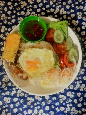 Hình ảnh Cơm Tấm Trứng Chả