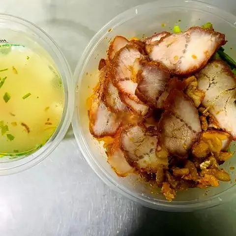 Hình ảnh Nui trộn xá xíu canh trứng lòng đào