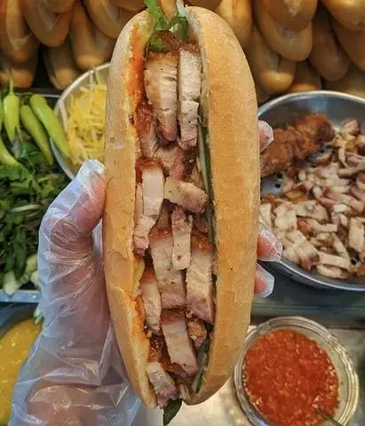 Hình ảnh Bánh mì heo quay