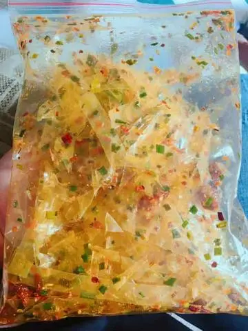 Hình ảnh Bánh Tráng Lắc Tỏi (size lớn)