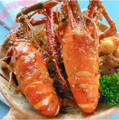 Hình ảnh Cơm chiên tôm càng xanh và sò điệp sốt XO
