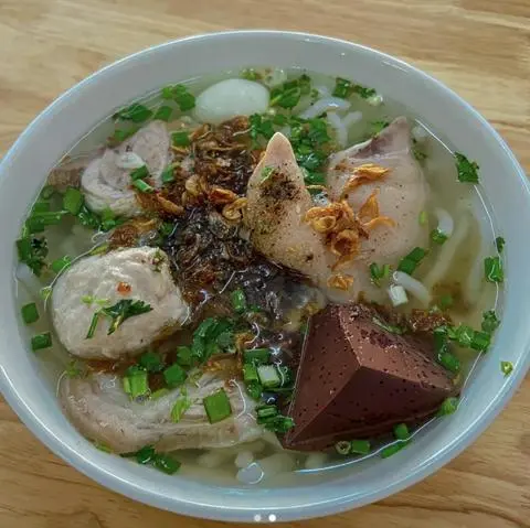 Hình ảnh Tô móng heo