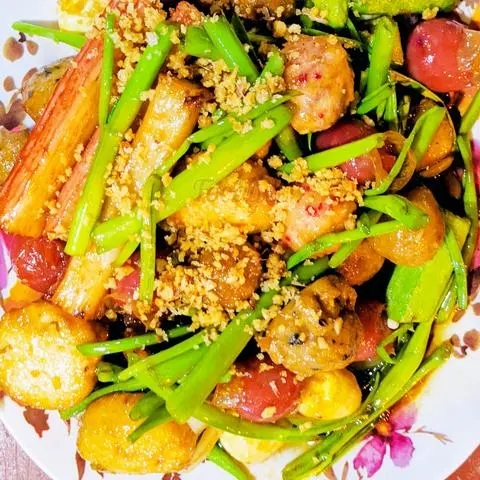 Hình ảnh mẹt cá viên chiên nước mắm tá lã